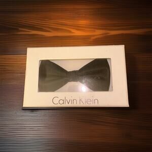 Calvin Klein Men's Formal Casual Adjustable Tuxedo Self Neck BowTie ClipOn Read